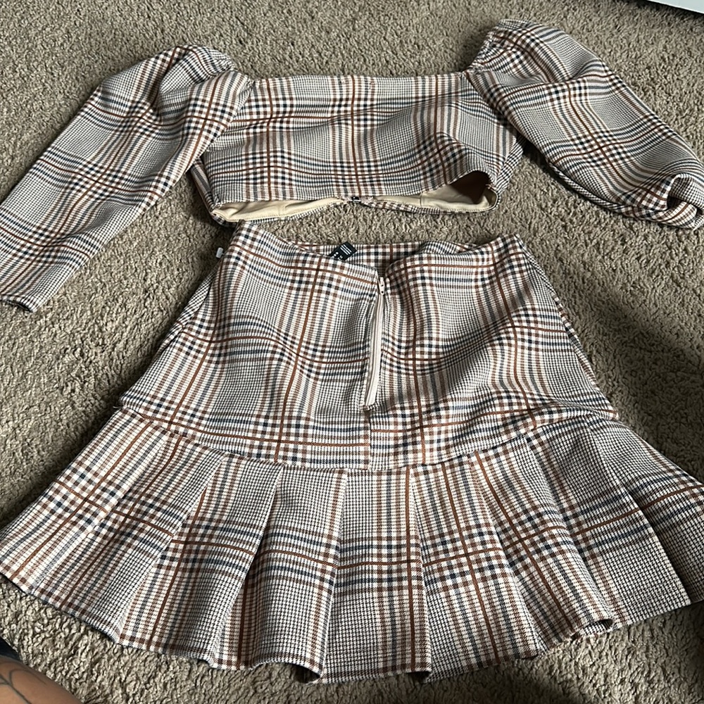 Matching set - Picture 2 of 2